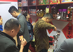賣(mài)散酒的利潤(rùn)怎么樣？開(kāi)店賣(mài)散酒需要什么手續(xù)？散酒經(jīng)營(yíng)需要什么手續(xù)，醉開(kāi)心散酒加盟