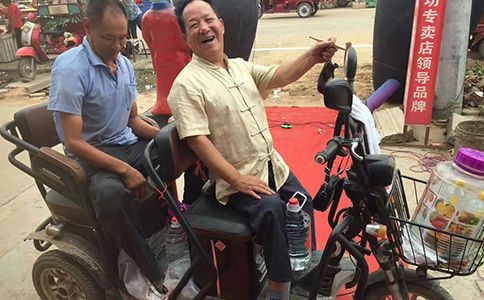 散裝酒什么牌子好?散酒批發(fā)認準醉開心,河南省散酒加盟第一品牌! 散裝酒什么牌子好?散酒批發(fā)認準醉開心,河南省散酒加盟第一品牌!